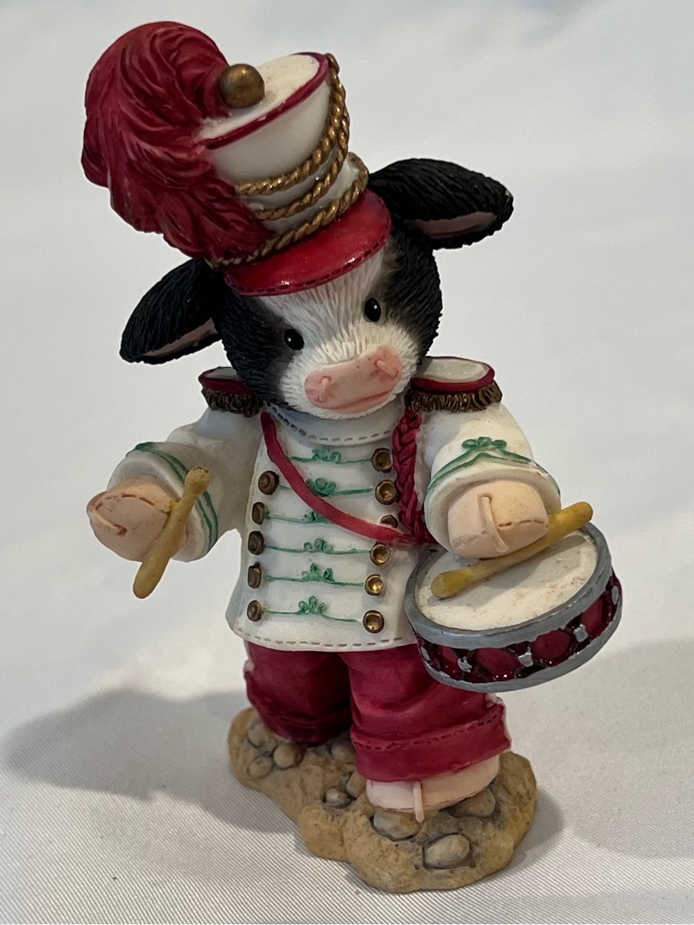 1998 Enesco Mary’s Moo Moos Drummin Up Some Christmas Cheer Cow Figurine